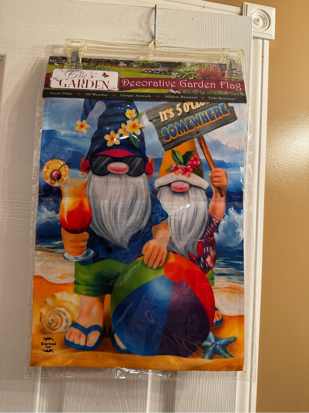 New It’s 5 o’clock somewhere knome garden flag